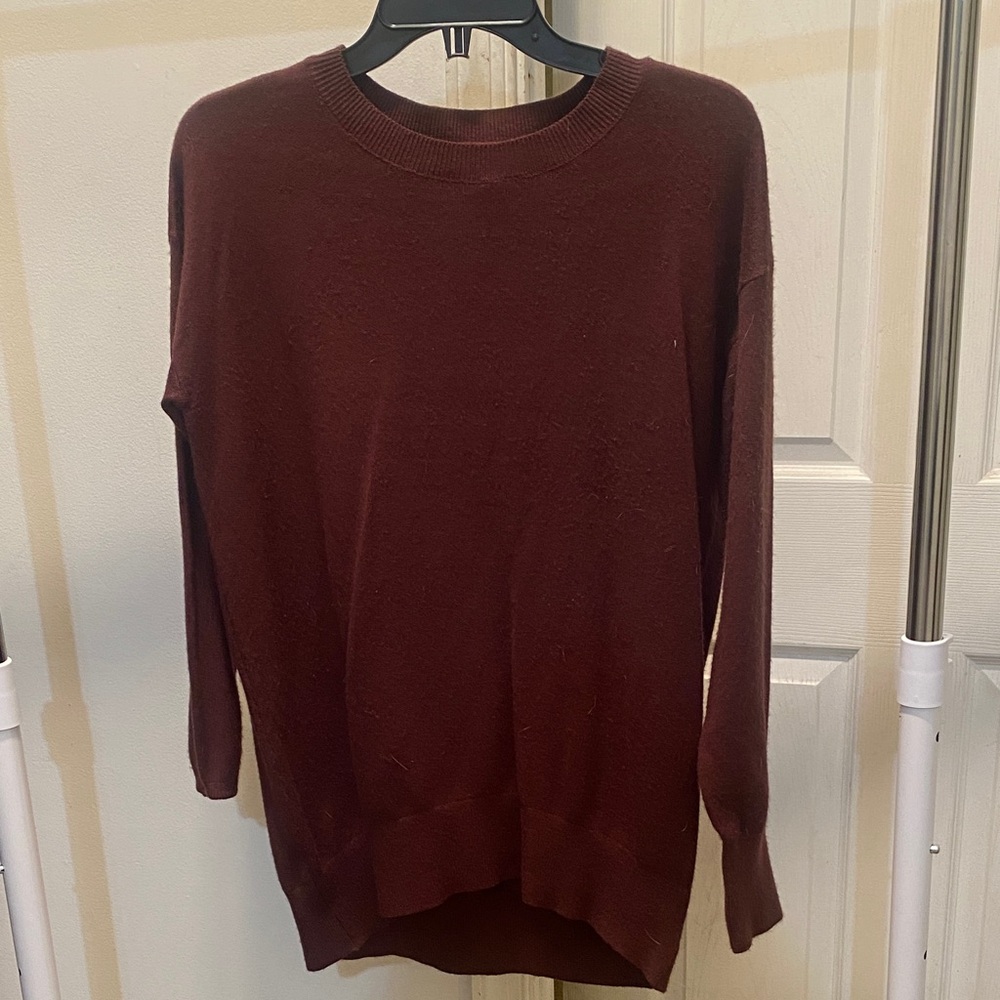 Isaac Mizrahi Men's Deep Red Crewneck Sweater